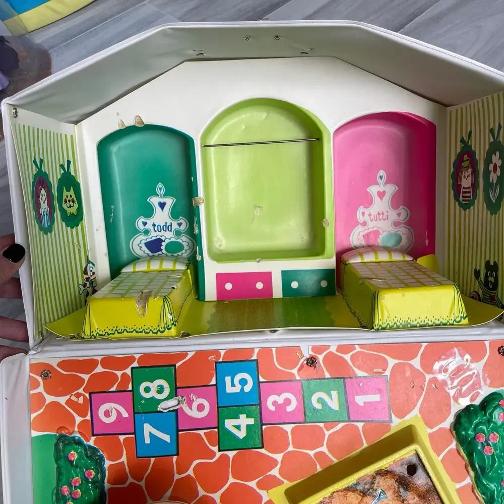 Tutti & Todd Doll Play House Vintage 1960's Carrying Case Barbie Little Sis READ